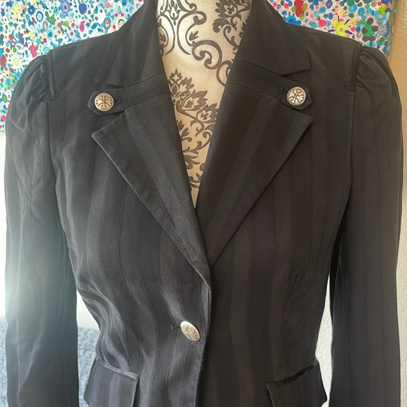 Designer gothic inspired coat from Spain with leather detailing,cool buttons - Picture 2 of 11